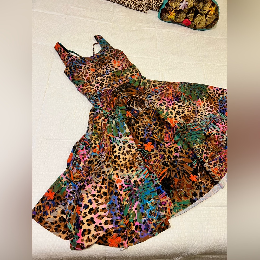 Exotica Athletica Animal Print Scoop NeckMidi Dress with Pockets